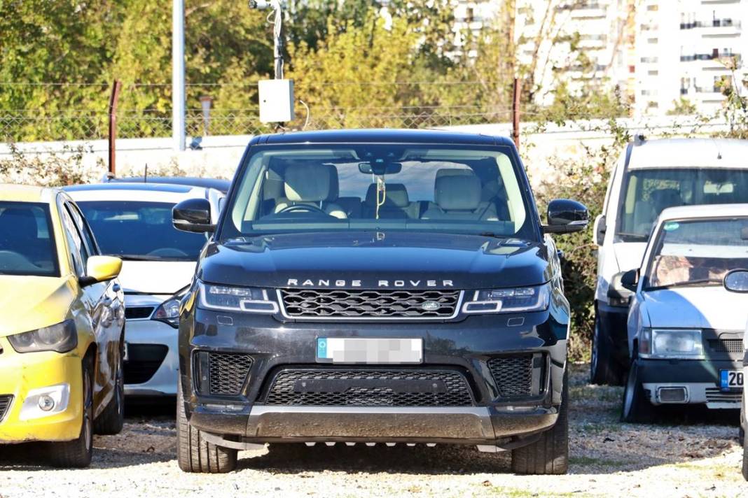 Milli servet, hurdaya çıktı! Milyonluk araçlar çürümeye terk edildi, 15 yıldır bekliyorlar 14